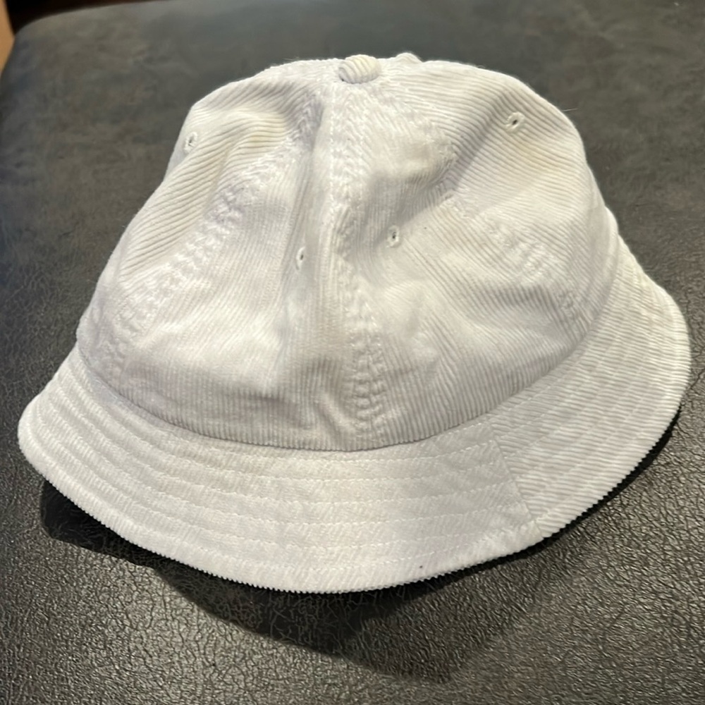 Obey Giant white corduroy bucket hat o/s